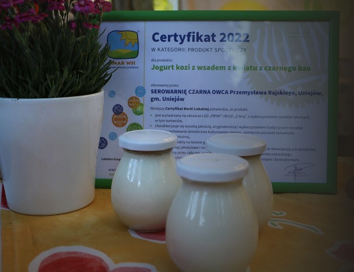 Certyfikat „Smak wsi” 2022 dla jogurtu koziego z kwiatem czarnego bzu
